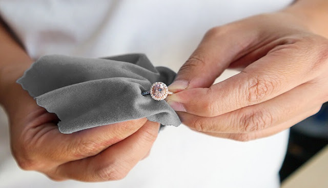 Bí Quyết Bảo Quản Trang Sức Bạc và Kim Cương Moissanite - KANN Jewelry